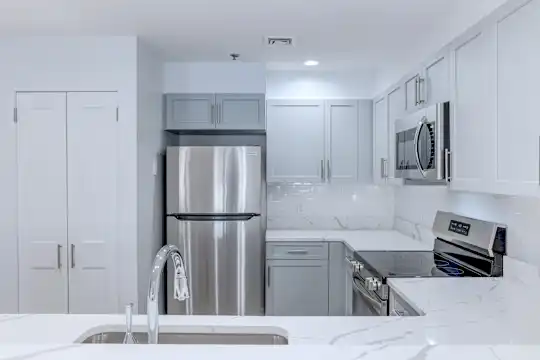 Angell/Thayer Street Apartments - Providence, RI - Photo 29