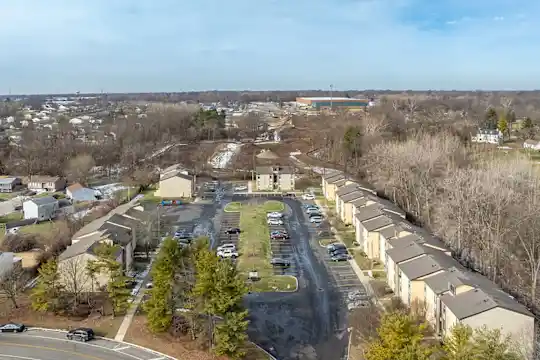 Stonecreek Apartments - Columbus, OH - Photo 10