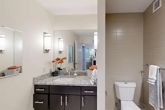 Innova Apartments - Cleveland, OH - Photo 11