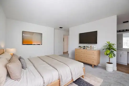 Summerwood Apartments - Santa Clara, CA - Photo 9