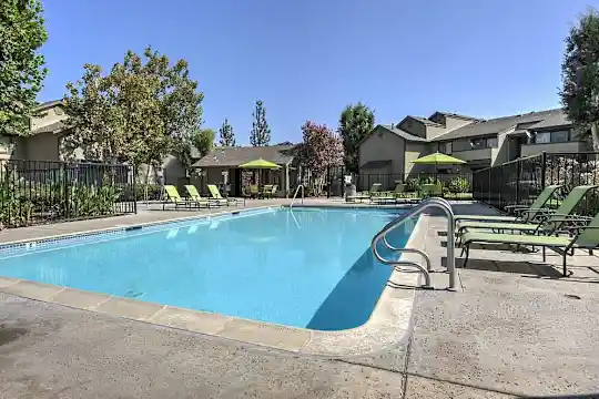 Stonegate Apartments - Riverside, CA - Photo 16