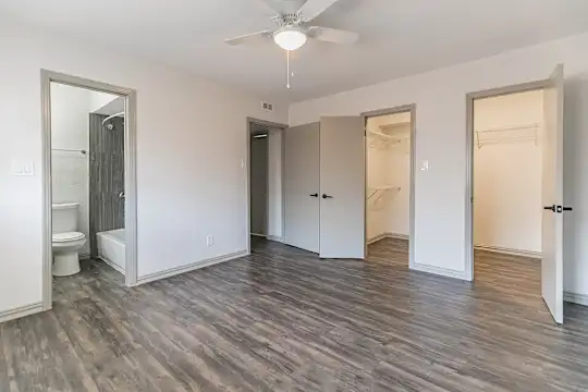 Colony House - Dallas, TX - Photo 50