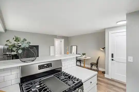 Broadway 46 Apartments - Kansas City, MO - Photo 17