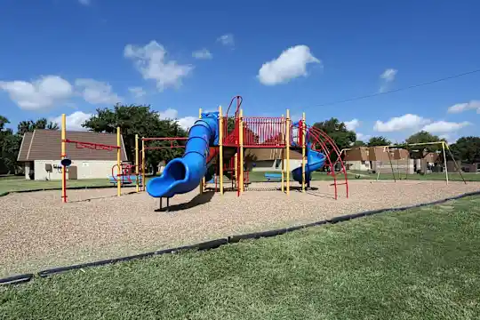 Villages of Royal Lane - Dallas, TX - Photo 4