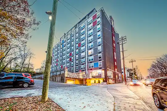 Tower One Apartments - Cincinnati, OH - Photo 1