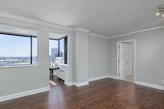 Arts Center Tower Apartments - Atlanta, GA - Photo 12
