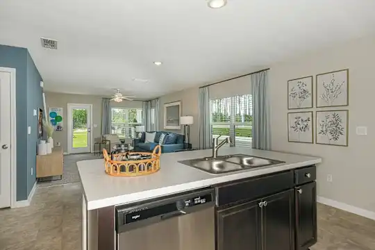 360 Communities at Liberty Square - Jacksonville, FL - Photo 5