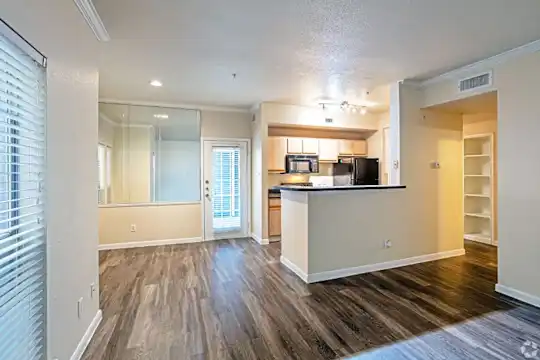 The Hamilton Apartments - Austin, TX - Photo 8