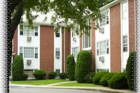 Evergreen Apartments - Providence, RI - Photo 12