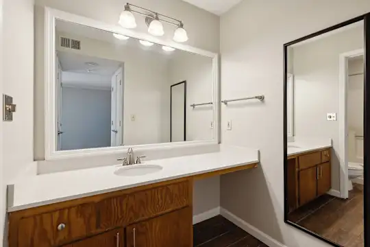 Woodcrest - Kansas City, MO - Photo 15