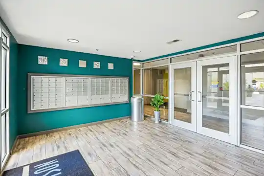 45 Madison Apartments - Kansas City, MO - Photo 4