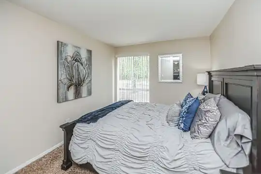 Summer Trace Apartments - Memphis, TN - Photo 8