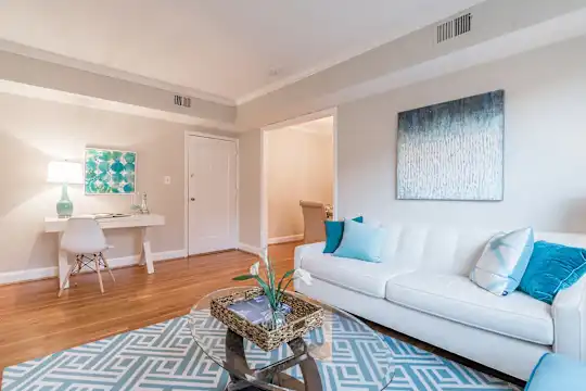 Manor House Apartments - Alexandria, VA - Photo 3