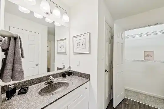 Forest Ridge Apartments - Knoxville, TN - Photo 9