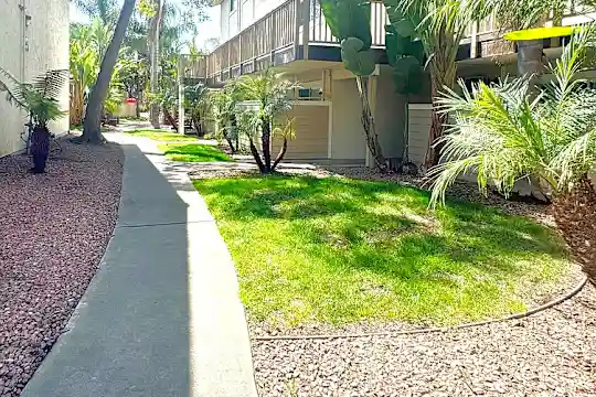 Campbell Plaza Apartments - Campbell, CA - Photo 11