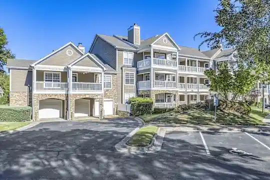 Elan at Mallard Creek Apartment Homes - Charlotte, NC - Photo 4
