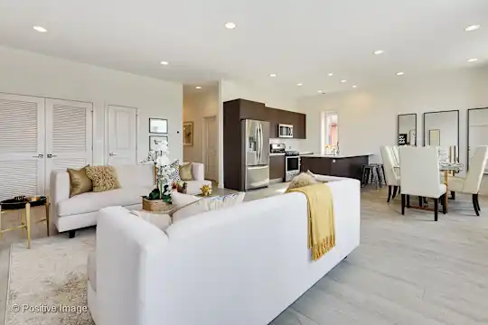 North Oak Lofts - Chicago, IL - Photo 1