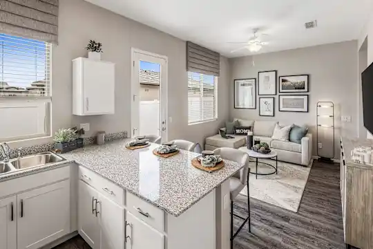 The Crofton - Phoenix, AZ - Photo 4
