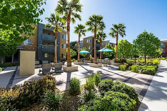 SOLANA APARTMENT HOMES - Las Vegas, NV - Photo 25