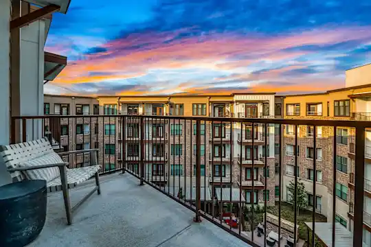 Lenox Dentwood - Dallas, TX - Photo 13