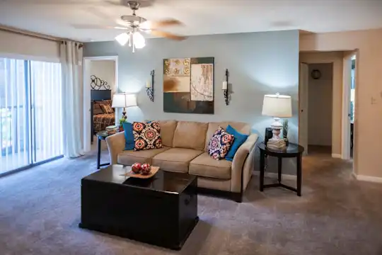 The Summit Apartments - Memphis, TN - Photo 4