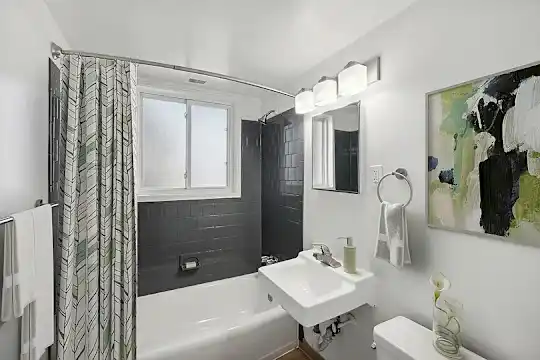ReNew Alexandria - Alexandria, VA - Photo 5