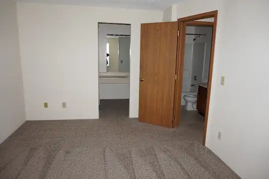 Lees Crossing Apartments - Cincinnati, OH - Photo 16