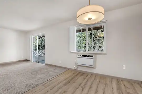 River Walk Apartments - Campbell, CA - Photo 25
