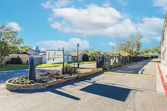 LaVita on Lovers Lane - Dallas, TX - Photo 7