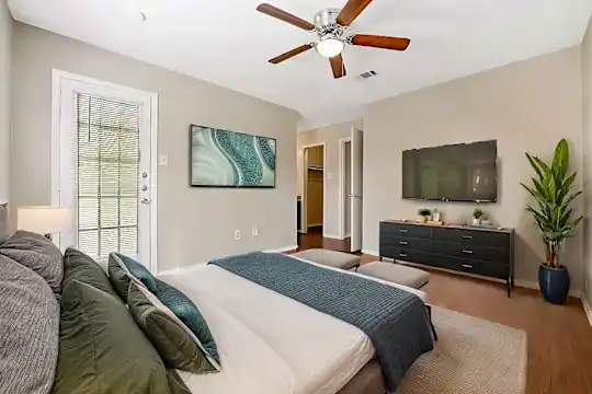 Park Plaza - Austin, TX - Photo 11