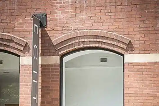 Exhibit on Superior - Chicago, IL - Photo 46