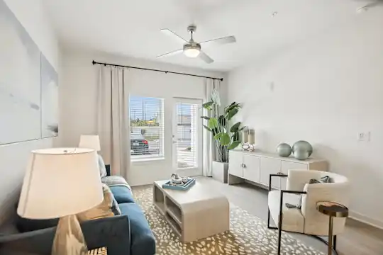 Avion Apartments - Jacksonville, FL - Photo 11