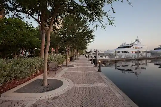 Sunrise Harbor - Fort Lauderdale, FL - Photo 19
