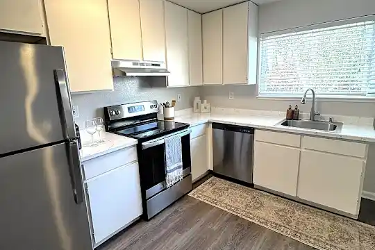 Campbell Plaza Apartments - Campbell, CA - Photo 21
