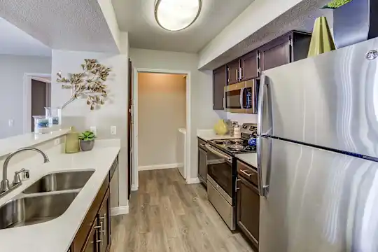 Ascent at Silverado Apartment Homes - Las Vegas, NV - Photo 4