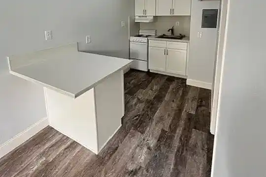 First Street Manor Apartments - San Jose, CA - Photo 1
