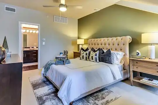 The Caruth Premier Townhome Apartments - Dallas, TX - Photo 7