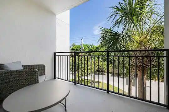 10X Fort Lauderdale - Fort Lauderdale, FL - Photo 6
