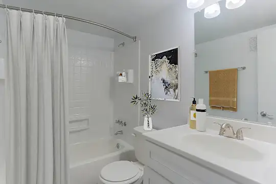 The Residences at Lakeview - Memphis, TN - Photo 12