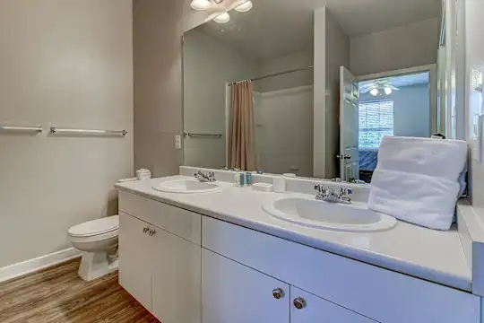The Saulet Apartments - New Orleans, LA - Photo 21