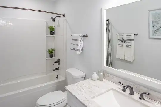 Galbraith Pointe Apartments and Townhomes - Cincinnati, OH - Photo 16