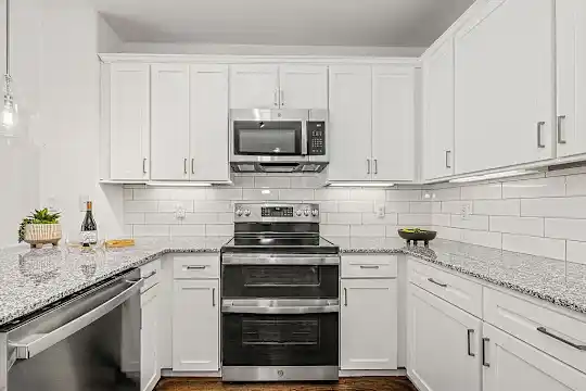 The Residence at Southpark - Charlotte, NC - Photo 38