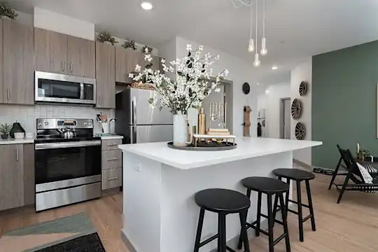 One30 at Stonegate - Cincinnati, OH - Photo 4
