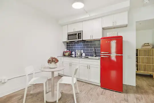 Centro Studio Homes - Austin, TX - Photo 14