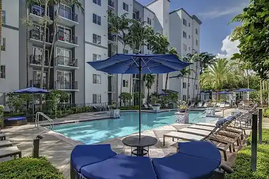 Solmar on Sixth - Fort Lauderdale, FL - Photo 5