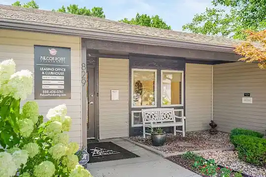 Falcon Point Apartments - Kansas City, MO - Photo 11