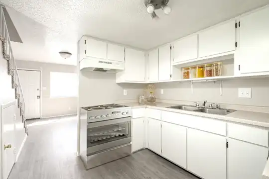 Spain Townhomes - Albuquerque, NM - Photo 8