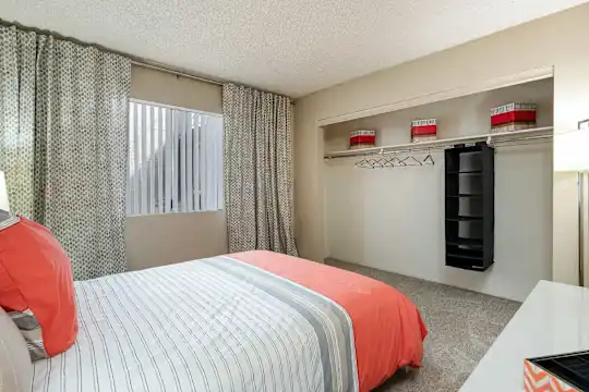 Camelback Cove Apartments - Phoenix, AZ - Photo 18
