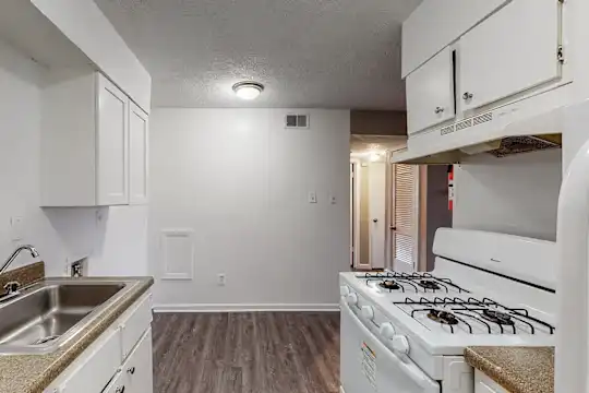 Barron Court - Memphis, TN - Photo 1