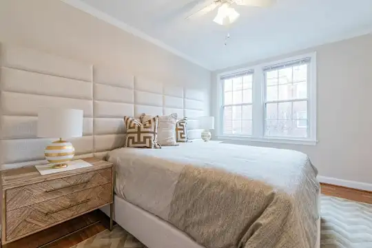 Manor House Apartments - Alexandria, VA - Photo 10